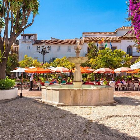 Apartmán Seafront In Marbella With Pool And Garage Exteriér fotografie