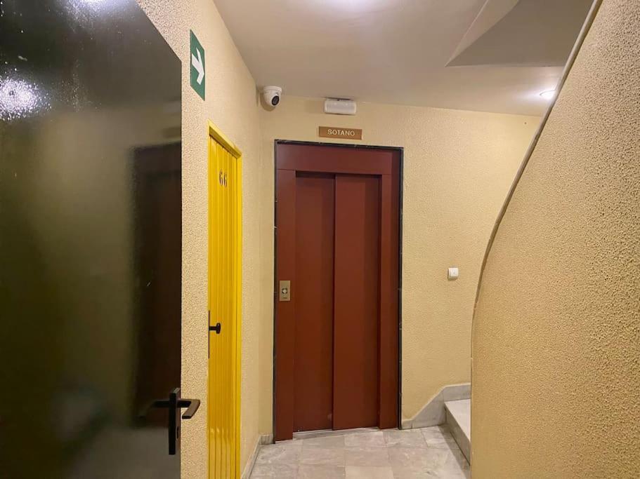 Apartmán Seafront In Marbella With Pool And Garage Exteriér fotografie