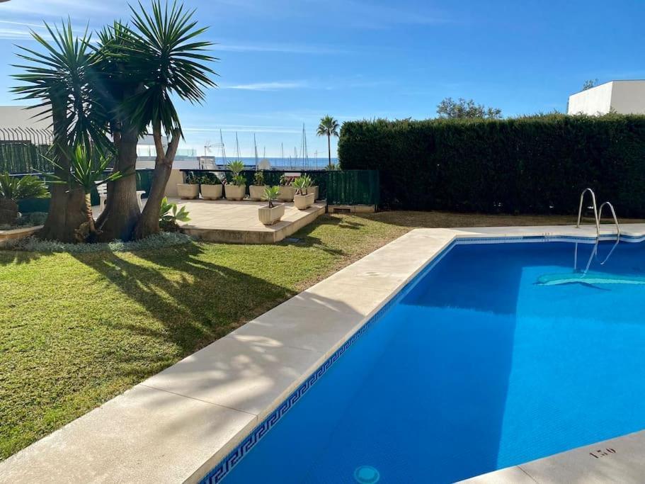 Apartmán Seafront In Marbella With Pool And Garage Exteriér fotografie