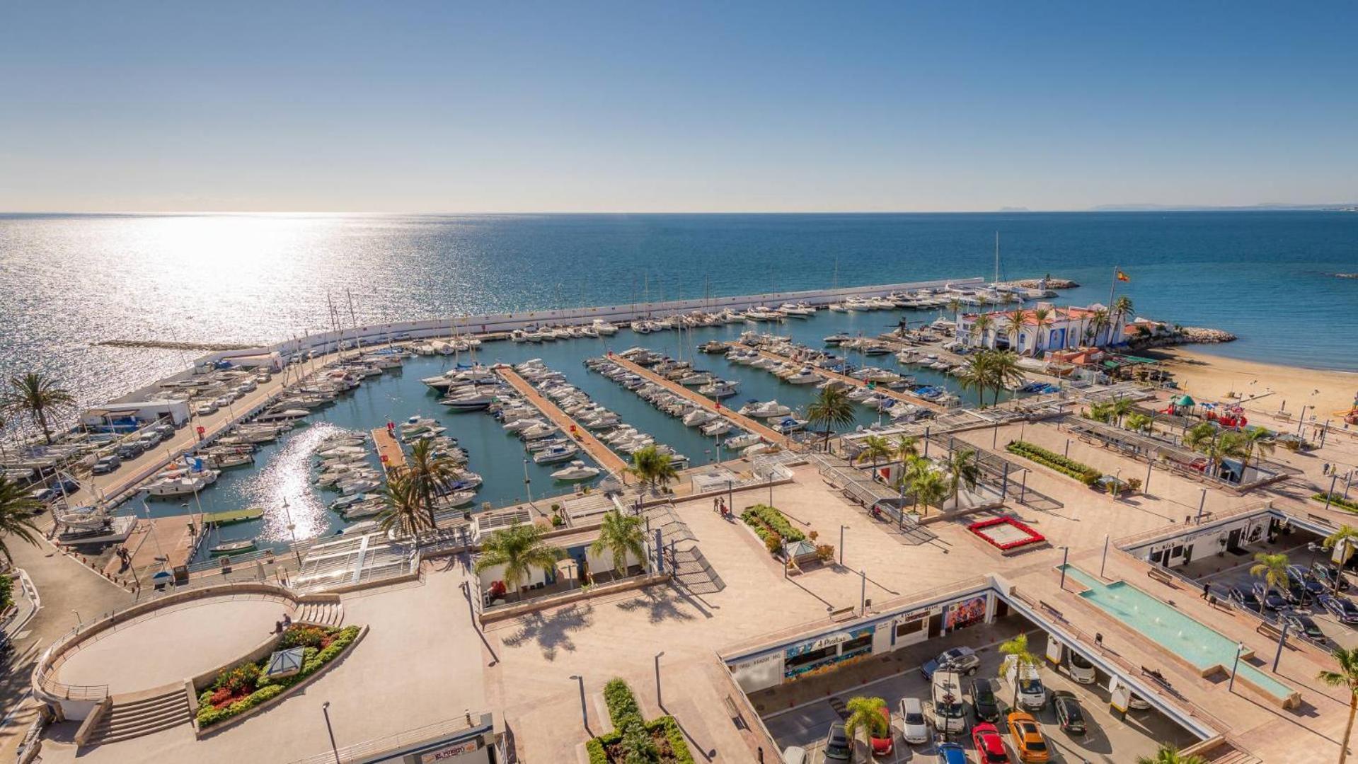 Apartmán Seafront In Marbella With Pool And Garage Exteriér fotografie